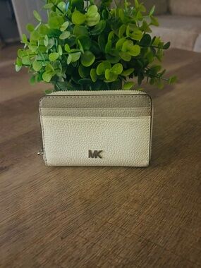 Michael Kors Cream and Taupe Leather Card Case